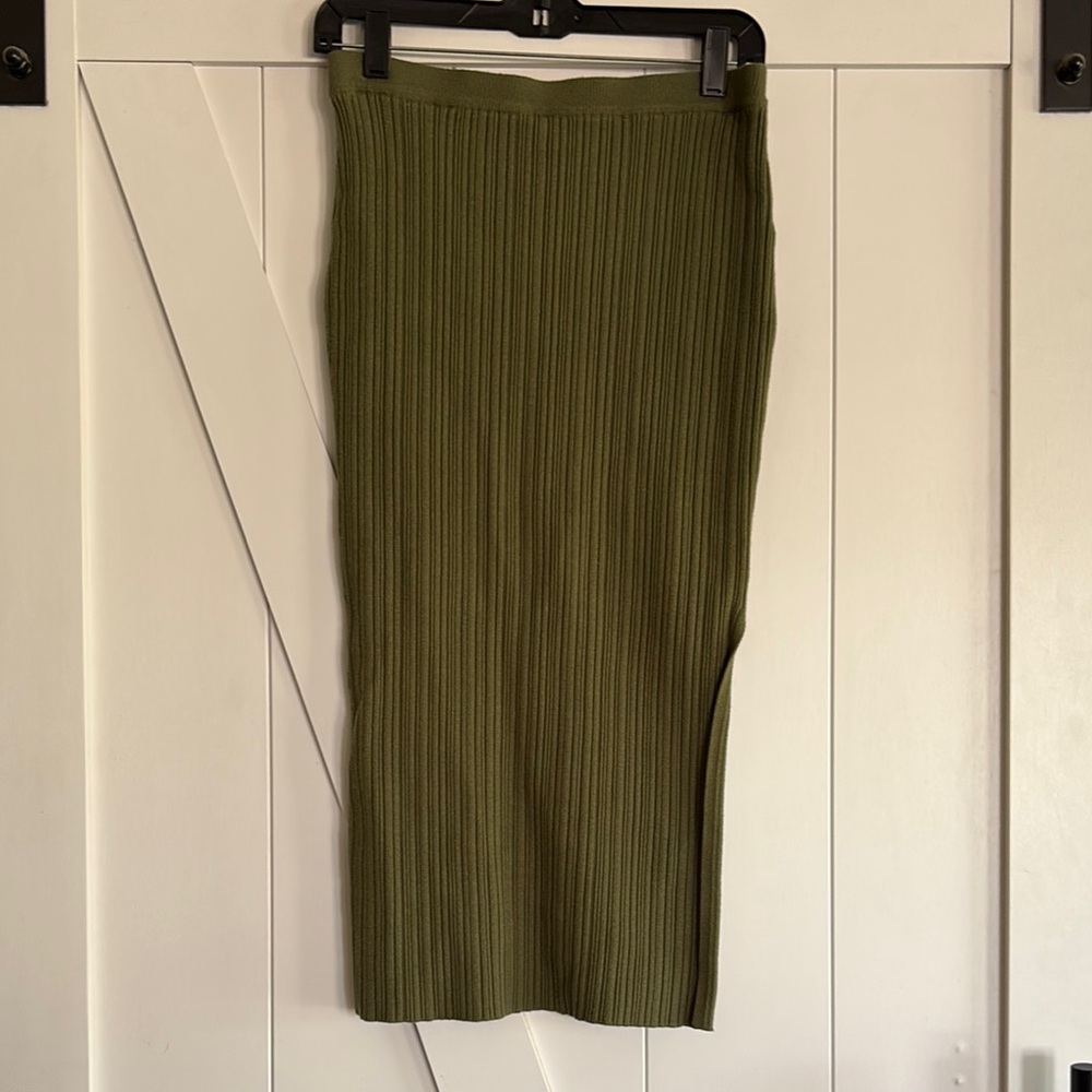House of Harlow 1960 Green Midi Pencil Skirt